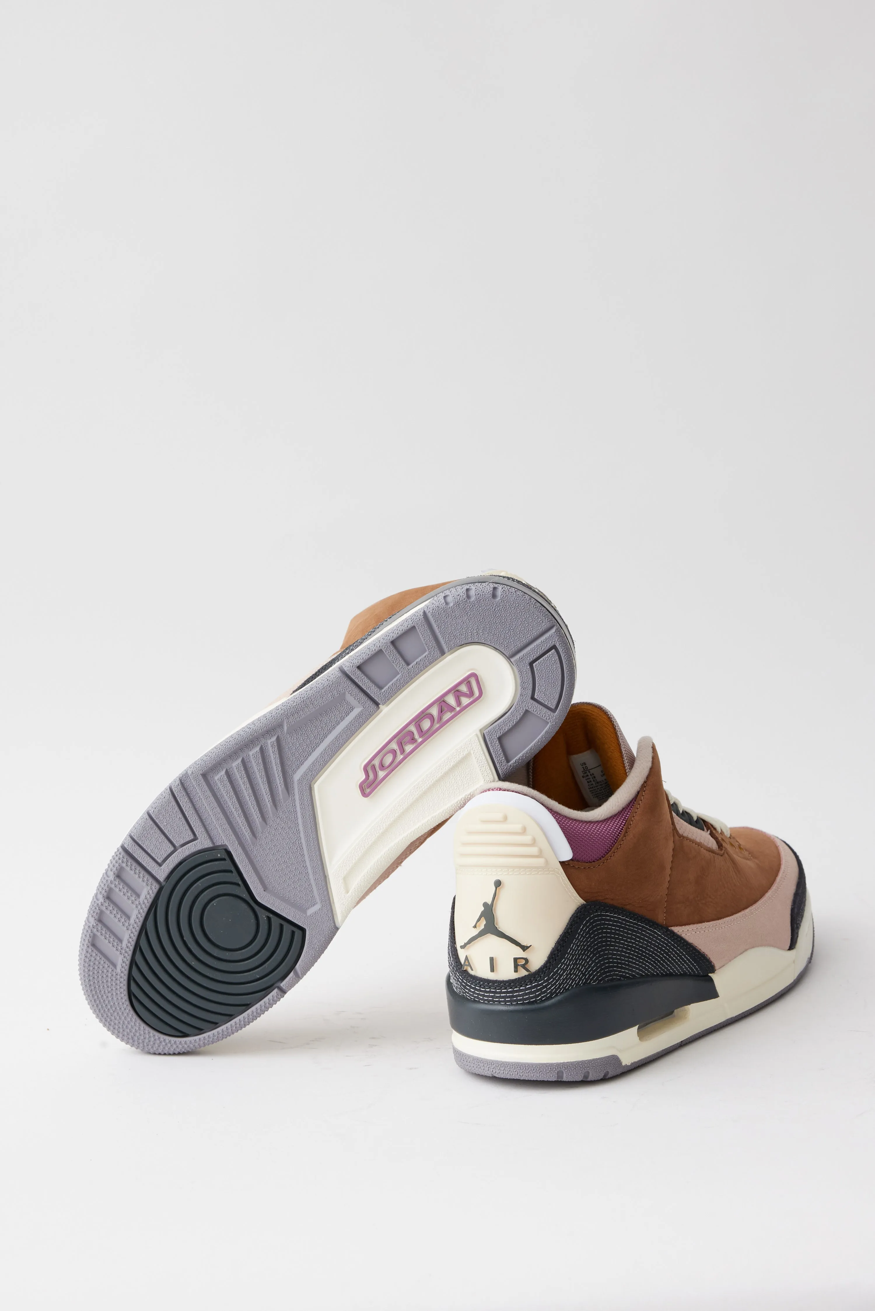 Air Jordan 3 Retro Sneaker