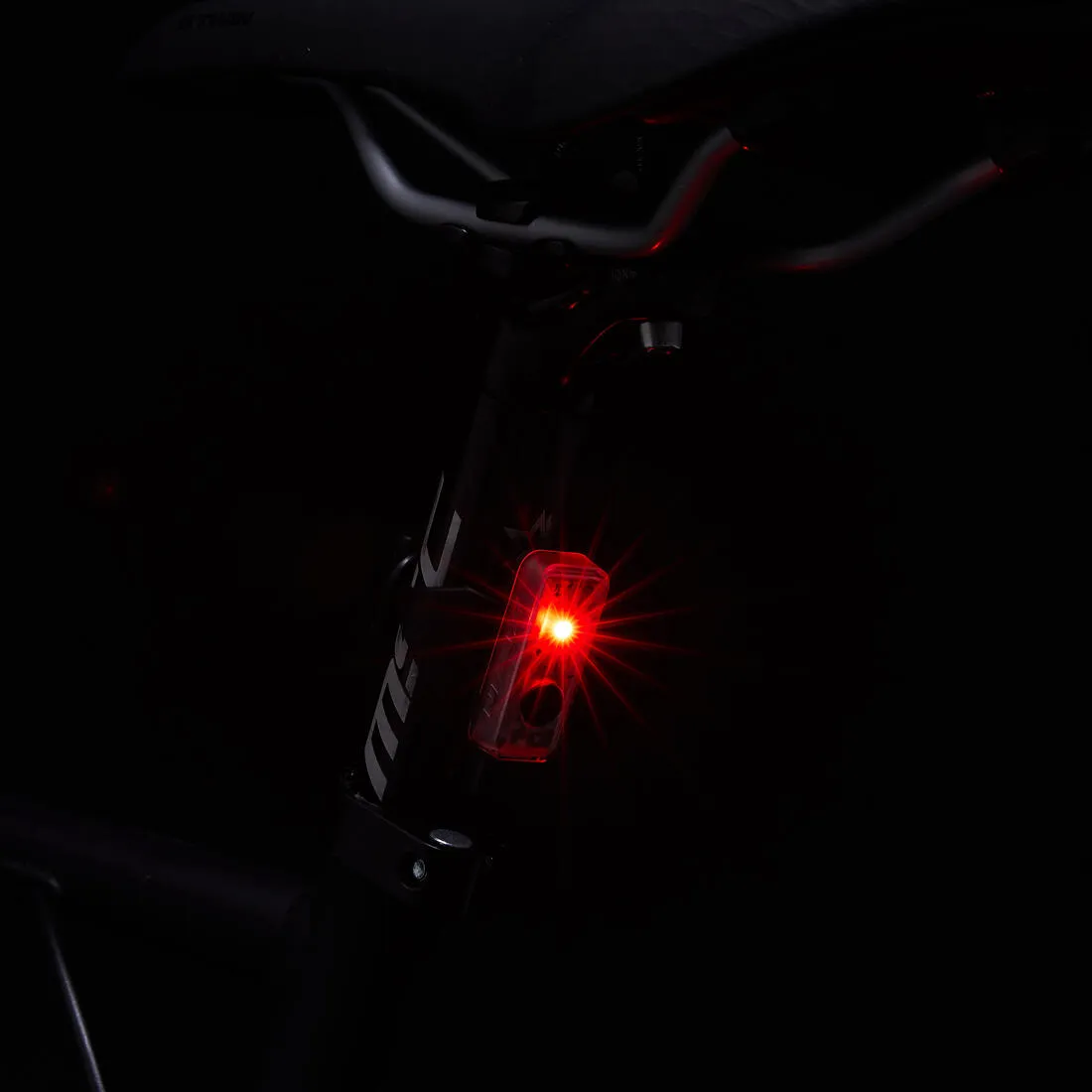 CL 100 LED USB Rear Bike Light 5 Lumens