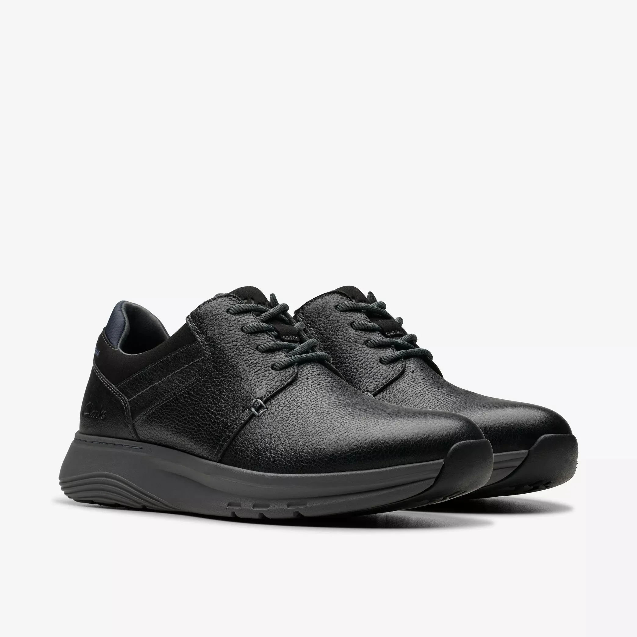 Clarks Men's Motion Trek PT Wide Leather Shoe
