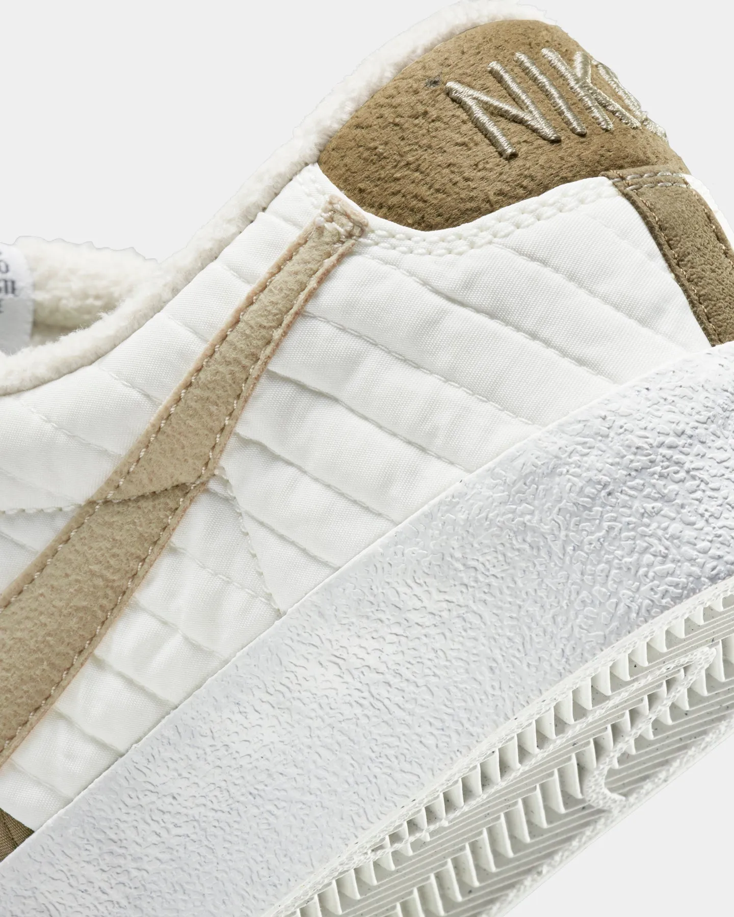 Nike Blazer Low '77 LX NN Sail/Rattan