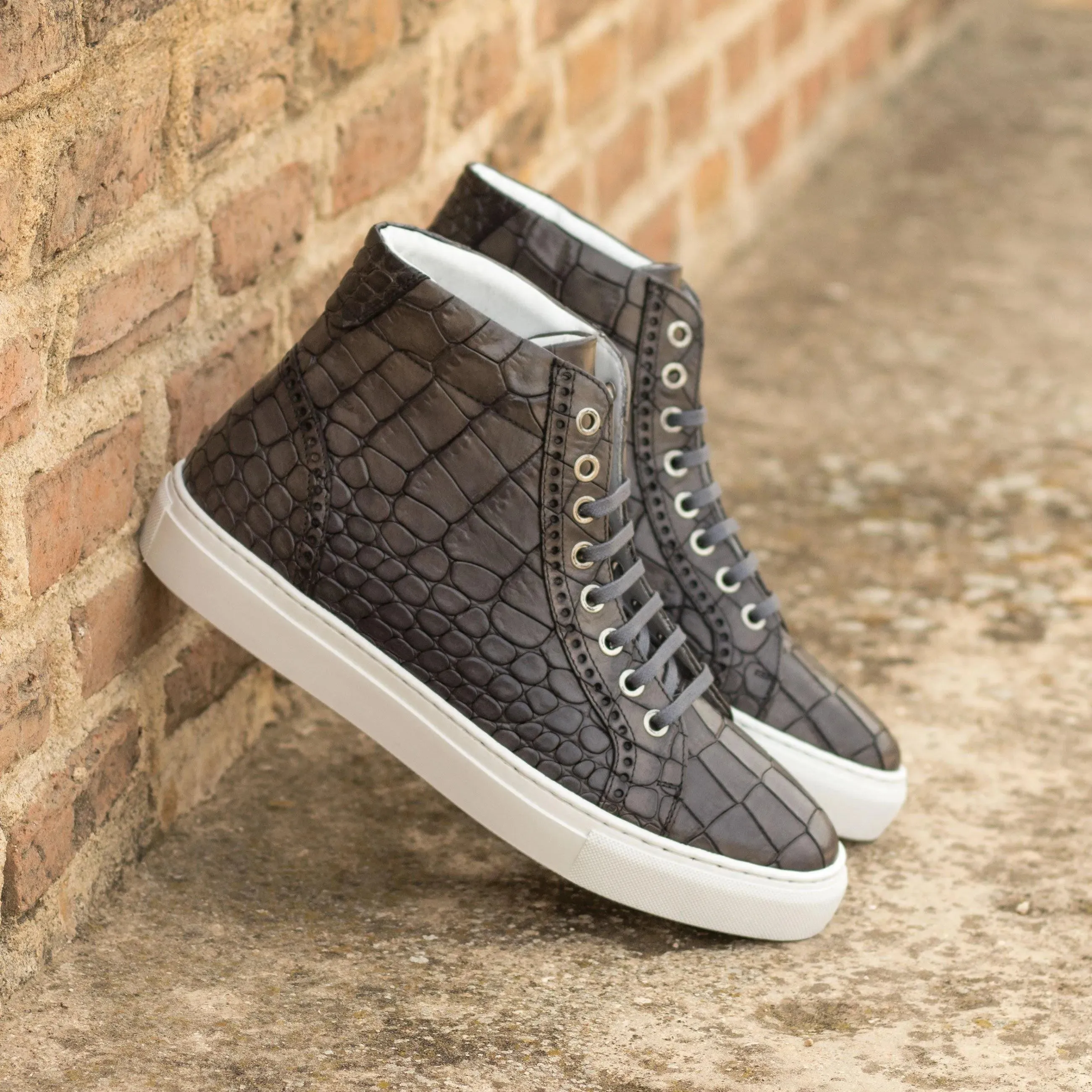 T9 High Kicks Sneakers II