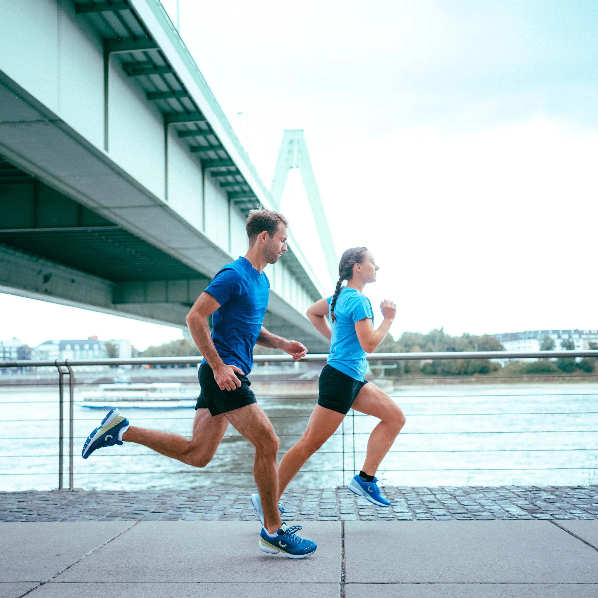 True Motion | Men's U-Tech Nevos Next Gen Running Shoes